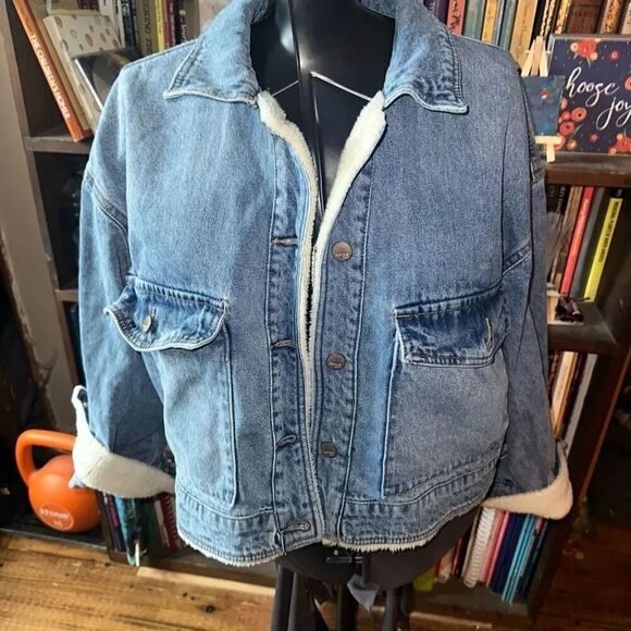 Izod Jackets & Blazers - Kensie distressed denim cropped Sherpa cargo jacket